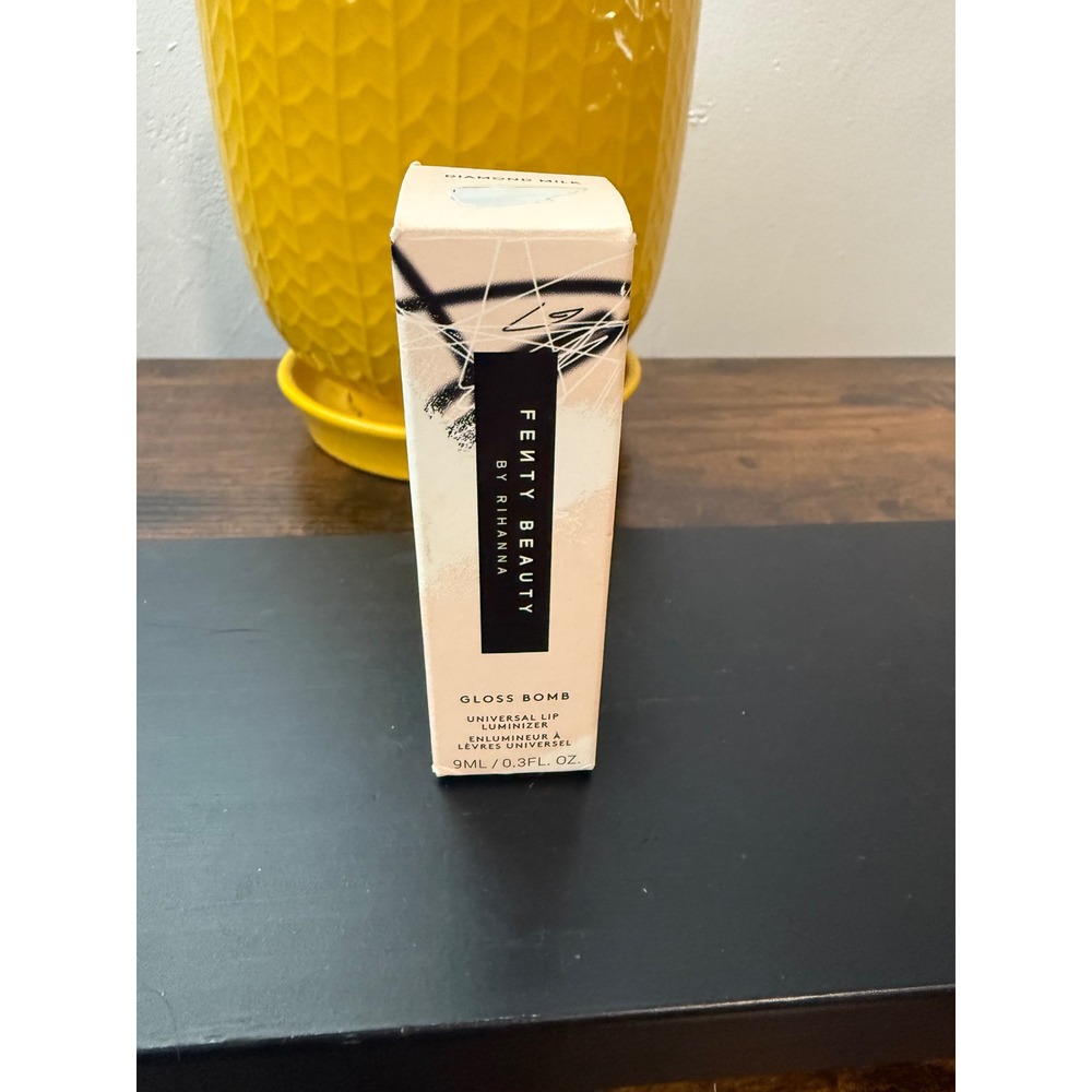 Fenty Beauty Gloss Bomb Universal Lip Luminizer Diamond Milk 9ml 0.3oz Shimmer